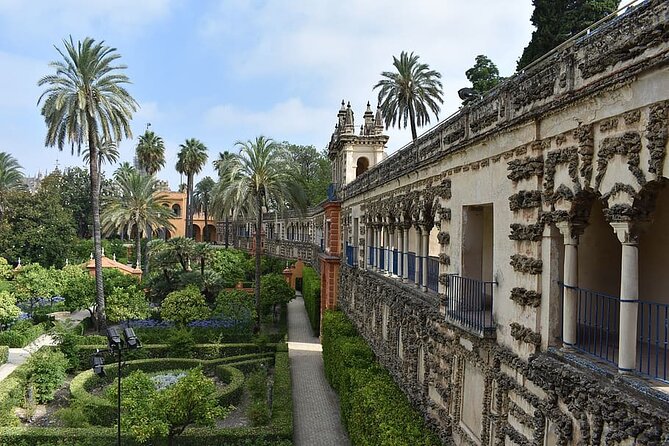 Private visit to the Real Alcazar of Seville (tickets included) - Patios and Rooms: Expect a Guided Route Through the Alcázar’s Best Corners
