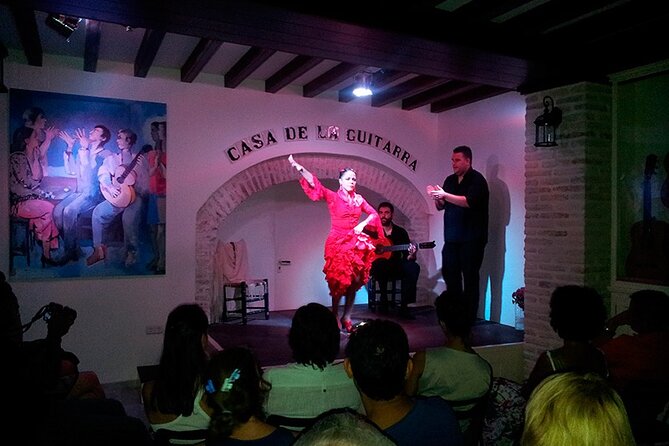 Private walking tour to Seville with Flamenco Show - Barrio de Santa Cruz: the Jewish quarter atmosphere
