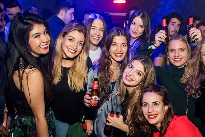 Pub Crawl + Party Night (3 Bars +VIP Entrance to a top Club ) - Practical tips so you do not lose time or your vibe
