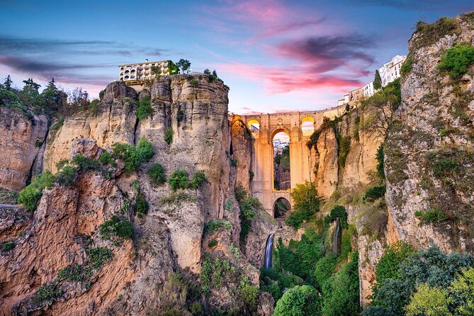Rock art and Ronda - Morning ride out of Seville and the Los Pueblos Blancos factor