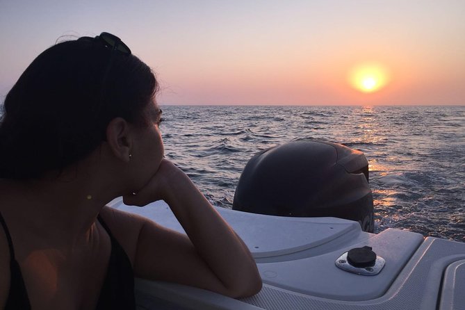 Romantic walk in the Bay of Cadiz - Your boat experience: panoramic water views and real couple time