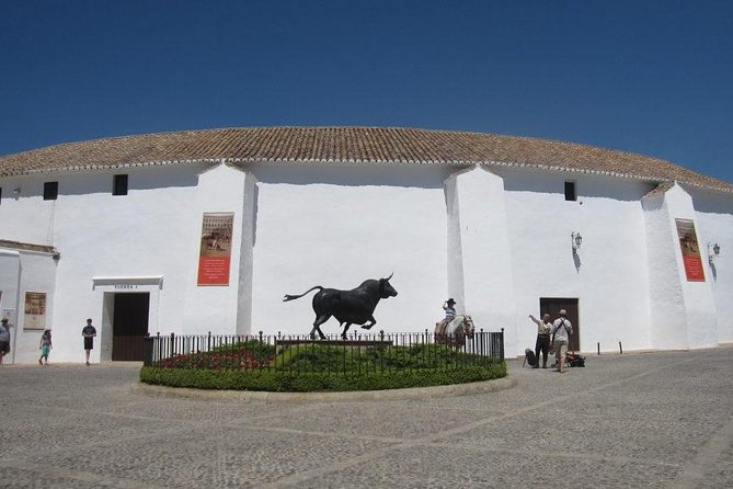 Ronda and White Villages Guided Day Tour from Seville - The 11th-Century Moorish Castle and Ronda’s Historic Layout