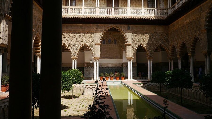 Royal Alcázar of Seville Skip-the-Line Guided Tour - Skip-the-Line Entry: Express Security and a Faster Start