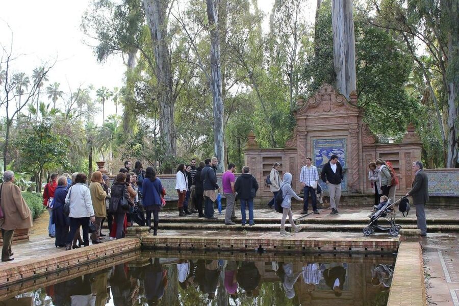 Secrets of Maria Luisa Park and Plaza de Espana - Getting started: meeting points and how to handle Seville walking