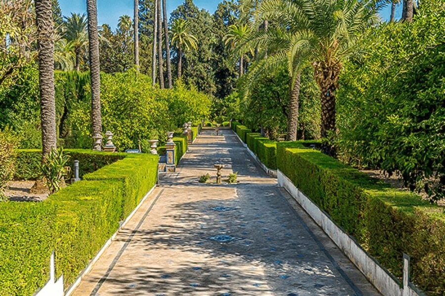Secrets of Maria Luisa Park and Plaza de Espana - Glorietas with poets’ names: Hermanos Machado and Álvarez Quintero