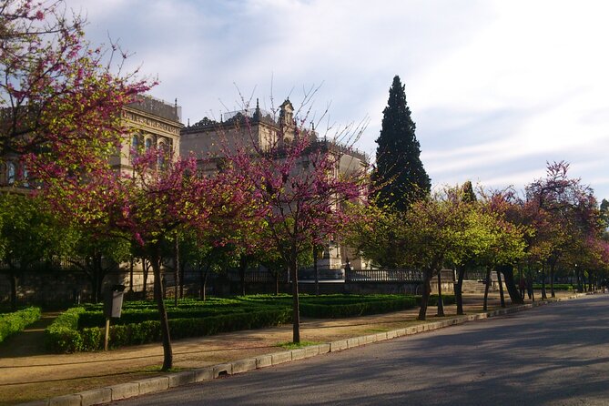 Secrets of Maria Luisa Park and Plaza de España Private Tour - Stop 2, Maria Luisa Park: gardens, fountains, and the “spaces” between