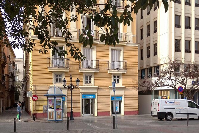 Self Guided Walking Tour of Charming Cadiz - Parque Genovés, a break from stone