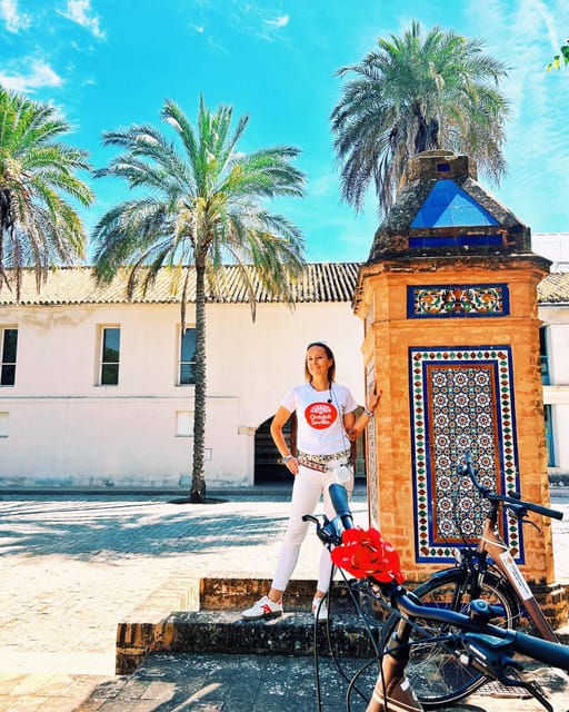 Sevilla: 100% Nederlandstalige Highlights Tour op E-BIKE - Photo opportunities and the drink stop that keep it human