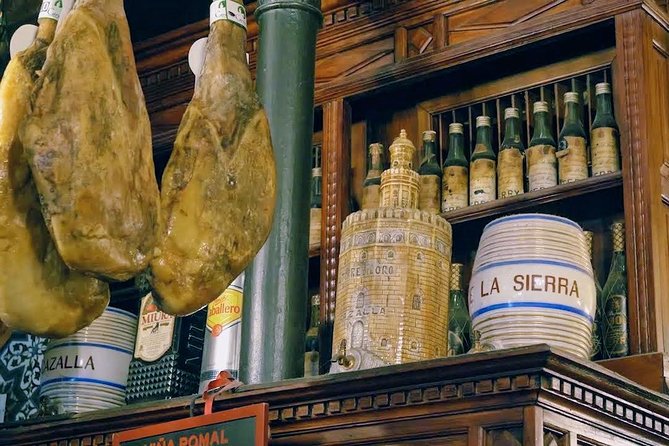 Sevilla Food Tour: Tapas, Wine, History & Traditions - The historic walk segment: Centro Histórico as “food geography”
