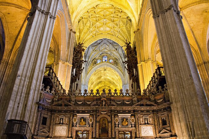 Sevilla: Guided tour to Cathedral and Giralda - Weather, timing, and the real-world logistics