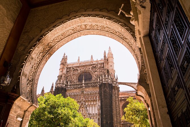 Sevilla: Guided tour to Cathedral and Giralda - Should you book this Cathedral and Giralda guided tour?