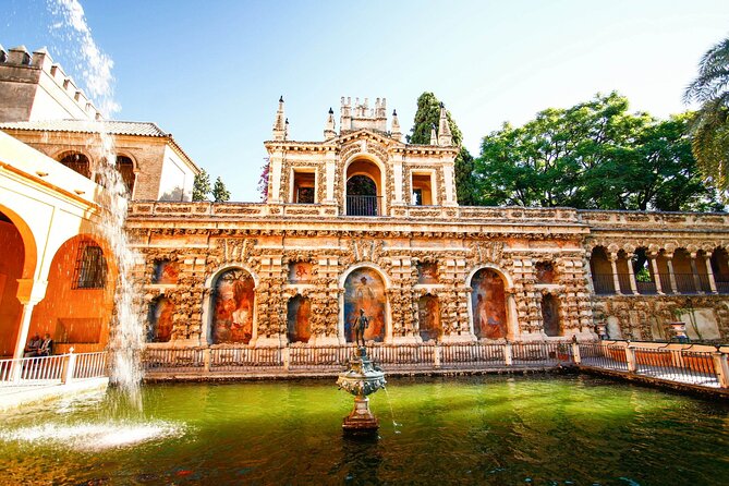 Sevilla: Guided tour to the Alcazar + Cathedral and Giralda - Seville Cathedral and Giralda: Fast Entry for the Biggest Payoff