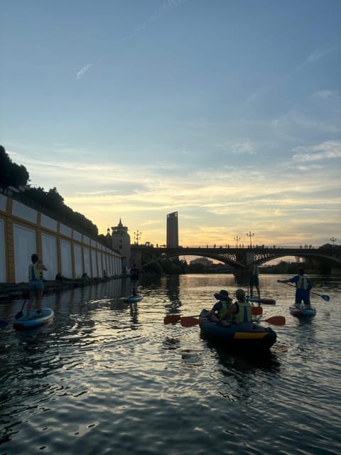 Seville: 1.5 hour Kayak Excursion - Photo stops that actually make sense: Puente de Isabel II to Torre del Oro