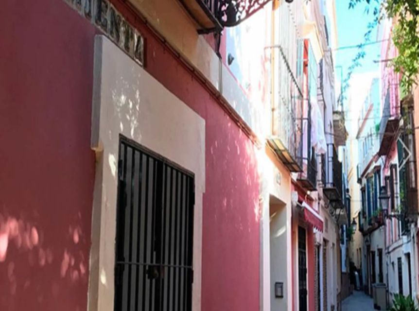 Seville: 1-Hour Walking Tour Barrio de Santa Cruz - Who this tour suits best