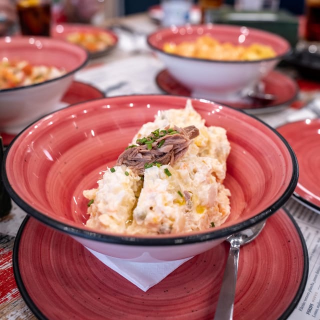 Seville Adventure: Historic Walking Tour & Traditional Tapas - Hotel Alfonso XIII, Plaza de España, and Parque de María Luisa: Big Space, Big Photos
