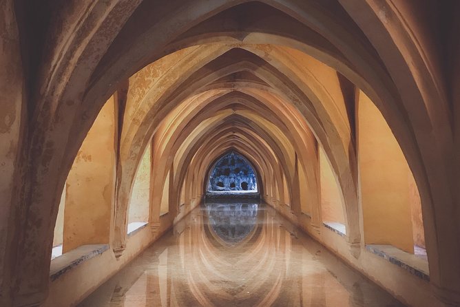 Seville Alcazar, Cathedral and Giralda Skip-The-Line Guided Tour - The Guadalquivir River stroll: a breather between monuments