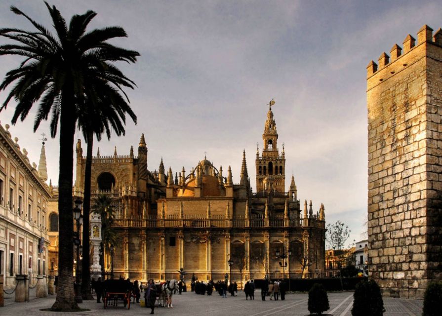 Seville: Alcazar, Cathedral, and Giralda Skip-the-Line Tour - What to bring and how to prepare
