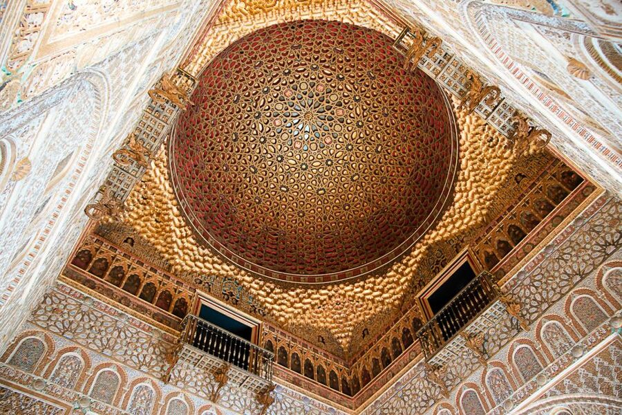 Seville: Alcázar, Cathedral & Giralda Fast Track Guided Tour - Cathedral priorities: Patio de los Naranjos and Columbus, plus that big interior feeling