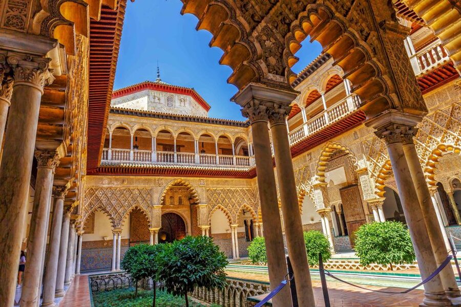 Seville: Alcázar Guided Palace Tour with Priority Access - What the 1.5-Hour Guided Walk Actually Covers