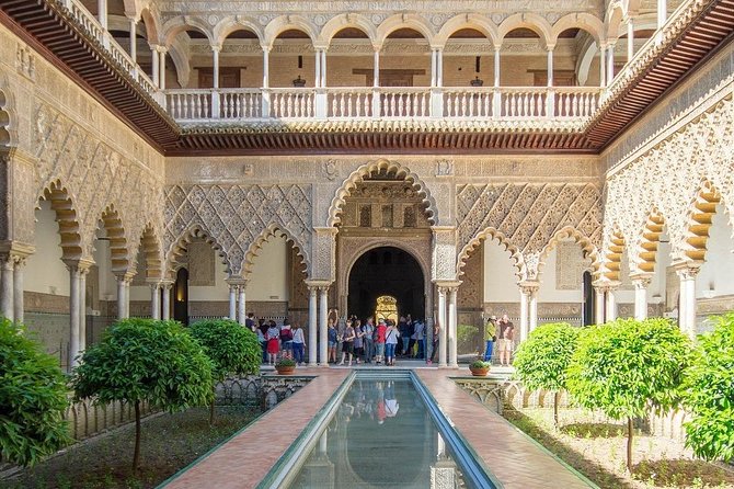 Seville Alcázar: Guided Premium Tour with Priority Entrance - Priority entrance and timing: why the included ticket matters