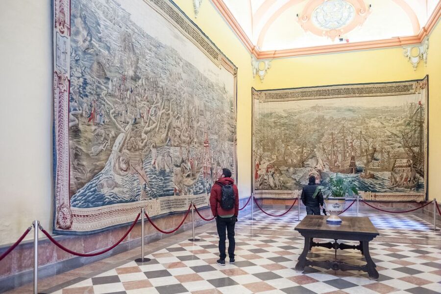 Seville: Alcázar Guided Tour - Who this tour is perfect for (and who might want another option)