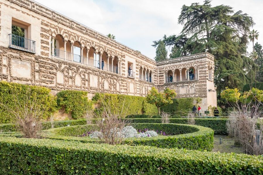 Seville: Alcazar Guided Tour with Entrance - Alcazar in 90 minutes: what the guided format actually gives you
