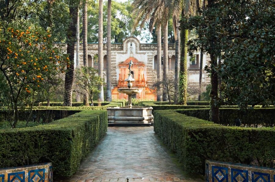 Seville: Alcazar Skip-the-Line Guided Tour with Tickets - Who Should Book This Alcázar Tour
