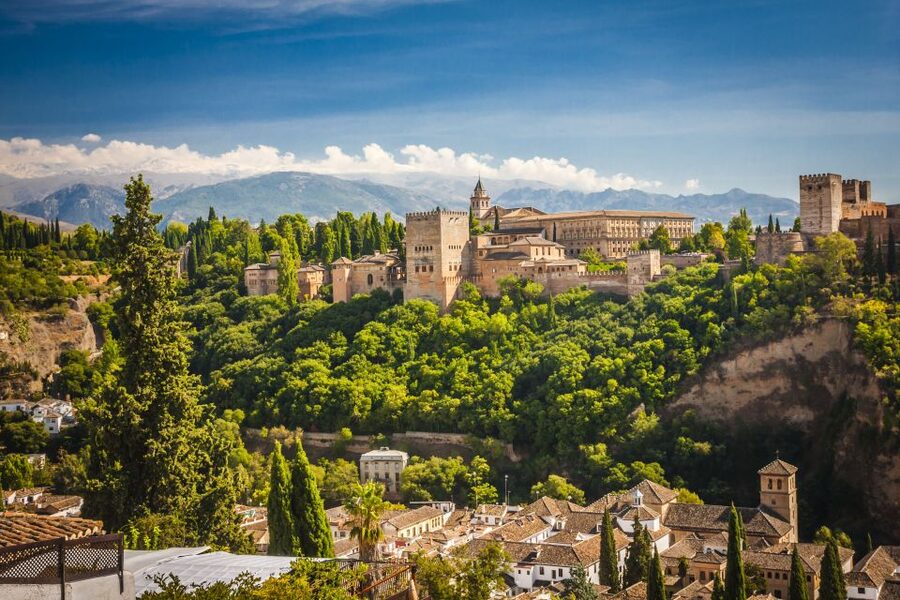 Seville: Alhambra Day Trip with Guide & Nasrid Palaces Entry - Torre Sevilla pickup and the Granada drive that sets the tone