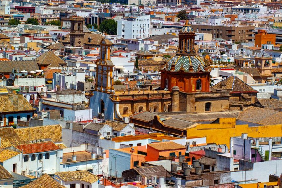 Seville: Barrio de Santa Cruz Small Group Walking Tour - Mid-walk moments: narrow lanes, sudden quiet, and atmosphere