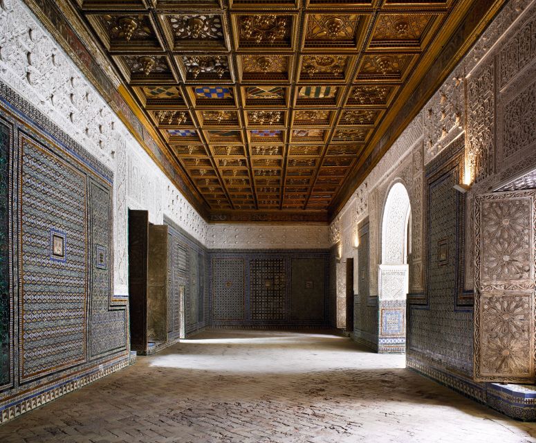Seville: Casa de Pilatos Ground Floor Entry Ticket - Entering Through a Renaissance Marble Gate