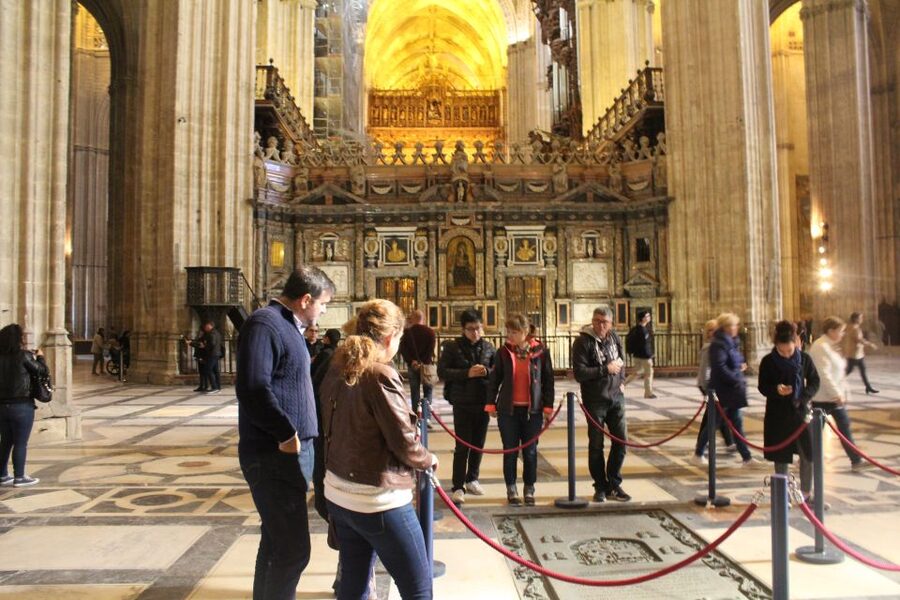 Seville: Cathedral 1-Hour Guided Tour - The Murillo altar and the “largest” claim, put into perspective