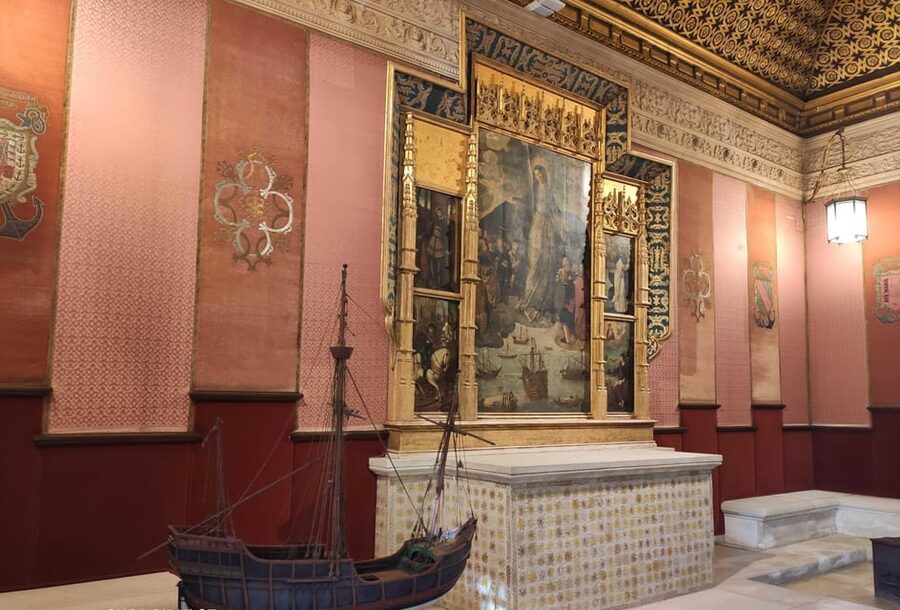 Seville: Cathedral & Alcázar Guided Tour with River Cruise - Group size and the role of the guide