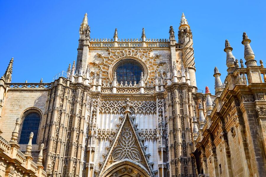 Seville: Cathedral and Alcázar Guided Tour - Key things I’d circle before you go
