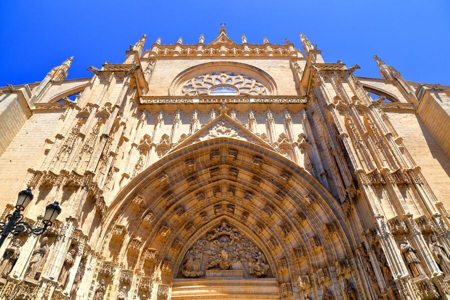Seville: Cathedral and Alcázar Guided Tour - Game of Thrones filming set: pop culture meets palace reality