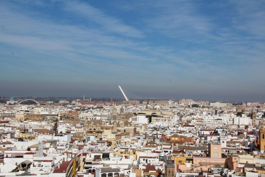 Seville: Cathedral and Giralda Skip-the-line Guided Tour - Headsets, Group Flow, and Staying Comfortable in Crowds