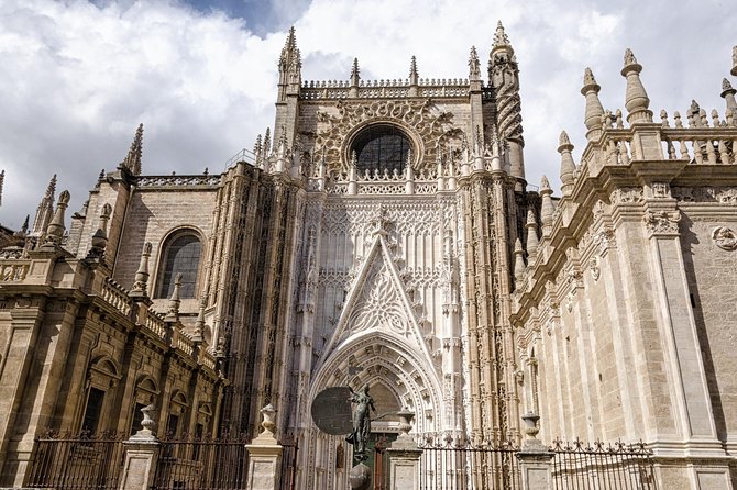 Seville Cathedral and Giralda Tower Guided Tour - Guide quality: what makes the difference on a tour like this