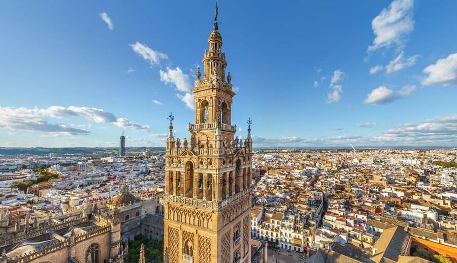 Seville Cathedral and Giralda Tower Guided Tour and Tickets - La Giralda climb: 35 ramps, city views, and realistic fitness expectations