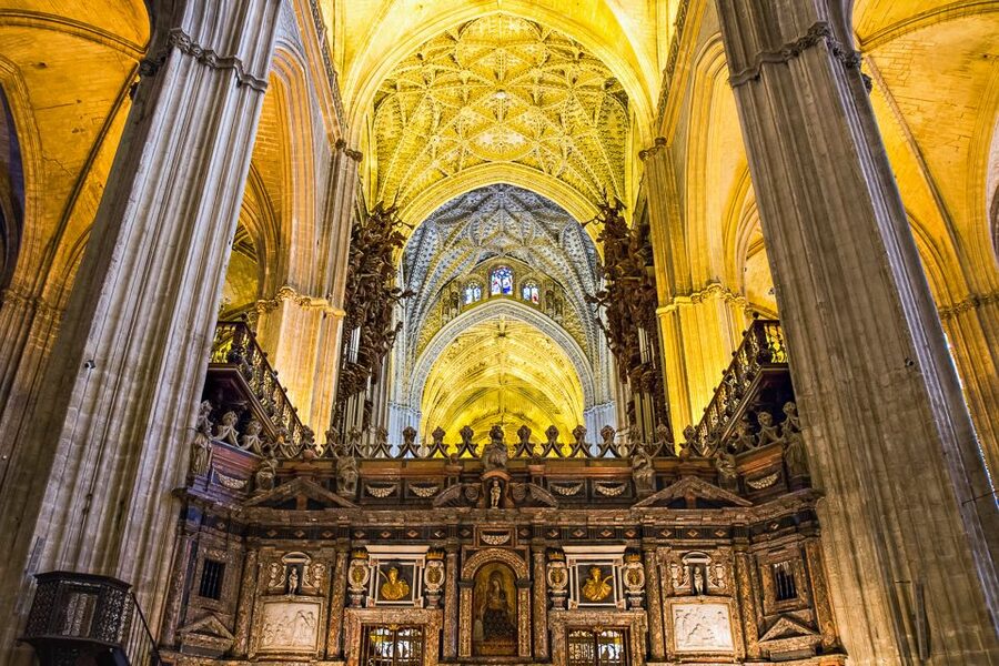 Seville: Cathedral and La Giralda Entry Ticket - Dress code and rules: keep it simple so security does not slow you down