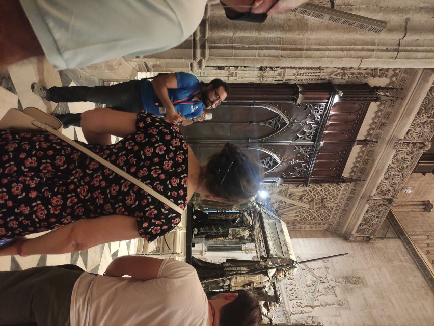 Seville: Cathedral, Giralda, and Alcazar Guided Tour - Who this tour suits best, and who should think twice