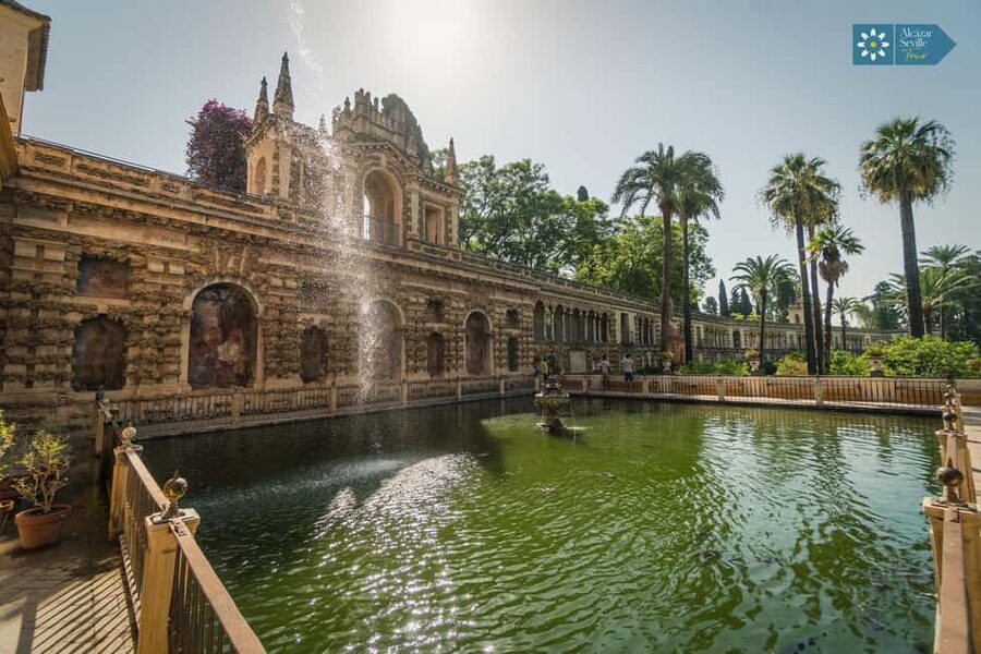 Seville: Cathedral, Giralda, and Royal Alcázar Guided Tour - Seville in Three Stops: Why This Cathedral-Giralda-Alcázar Combo Works