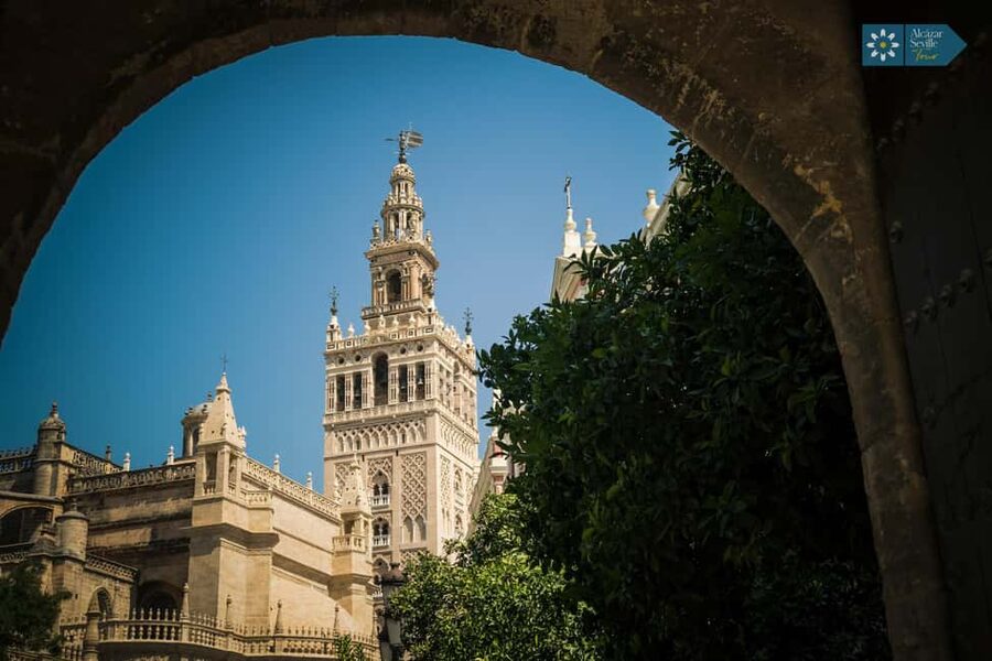 Seville: Cathedral, Giralda, and Royal Alcázar Guided Tour - Royal Alcázar Guided Tour: Royal Palace, Style Mash-Up, and Real Legends