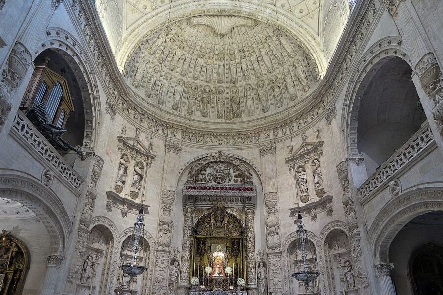Seville: Cathedral & Giralda Guided Tour with Entry Tickets - Orange Tree Patio and the Mosque-to-Cathedral Story