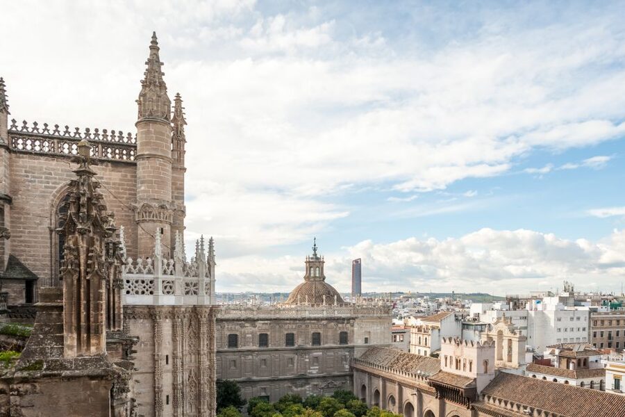 Seville: Cathedral Guided Tour with Optional Alcázar - Key things you will notice on this tour