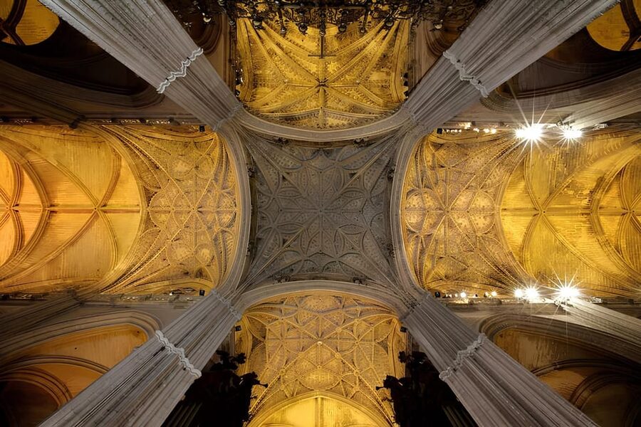 Seville: Cathedral of Seville Guided Night Tour & Light Show - Why a Night Tour of Seville Cathedral Hits Different