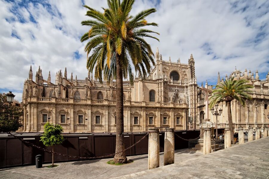 Seville: City Sightseeing Hop-On Hop-Off Bus Tour - What you catch from the ride: Torre del Oro, the cathedral zone, flamenco, and the Alcázar Gardens
