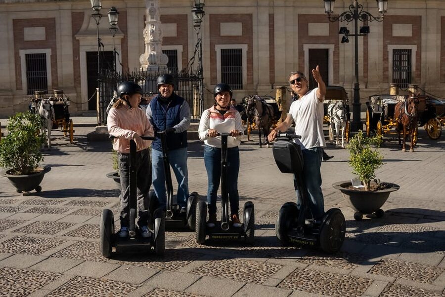 Seville City Tour: 1-Hour Panoramic Segway Tour - Archivo General de Indias, A UNESCO Stop in Passing