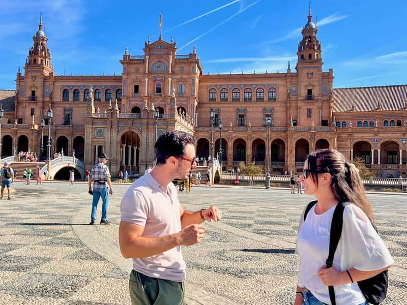 Seville: City Walking Tour - Seville Cathedral and Giralda, big architecture explained fast