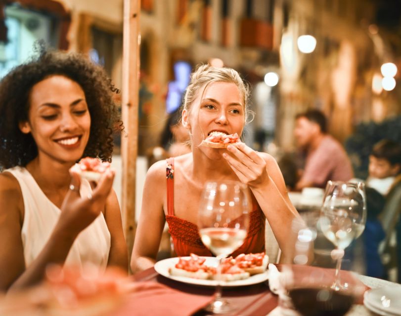 Seville : Discover best plans recommended by local people - Getting around with a map tied to your day