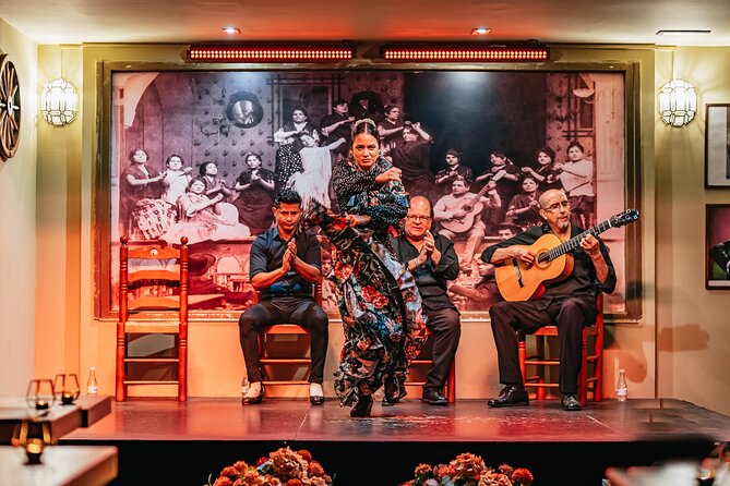 Seville:Exclusive FlamencoShow with Drink, VIP, or Dinner Options - Getting there from the main sights without stress
