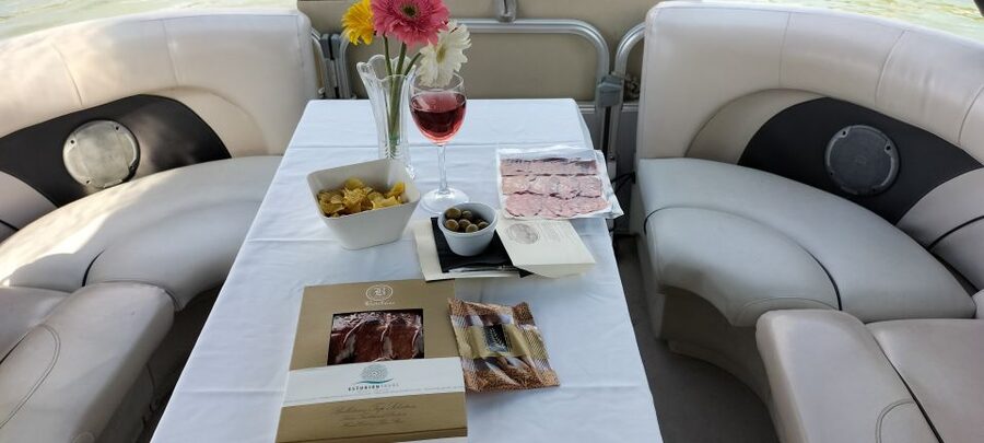 Seville: Exclusive River Boat Tour with Tapas - Why the Guadalquivir River is a smart way to see Seville